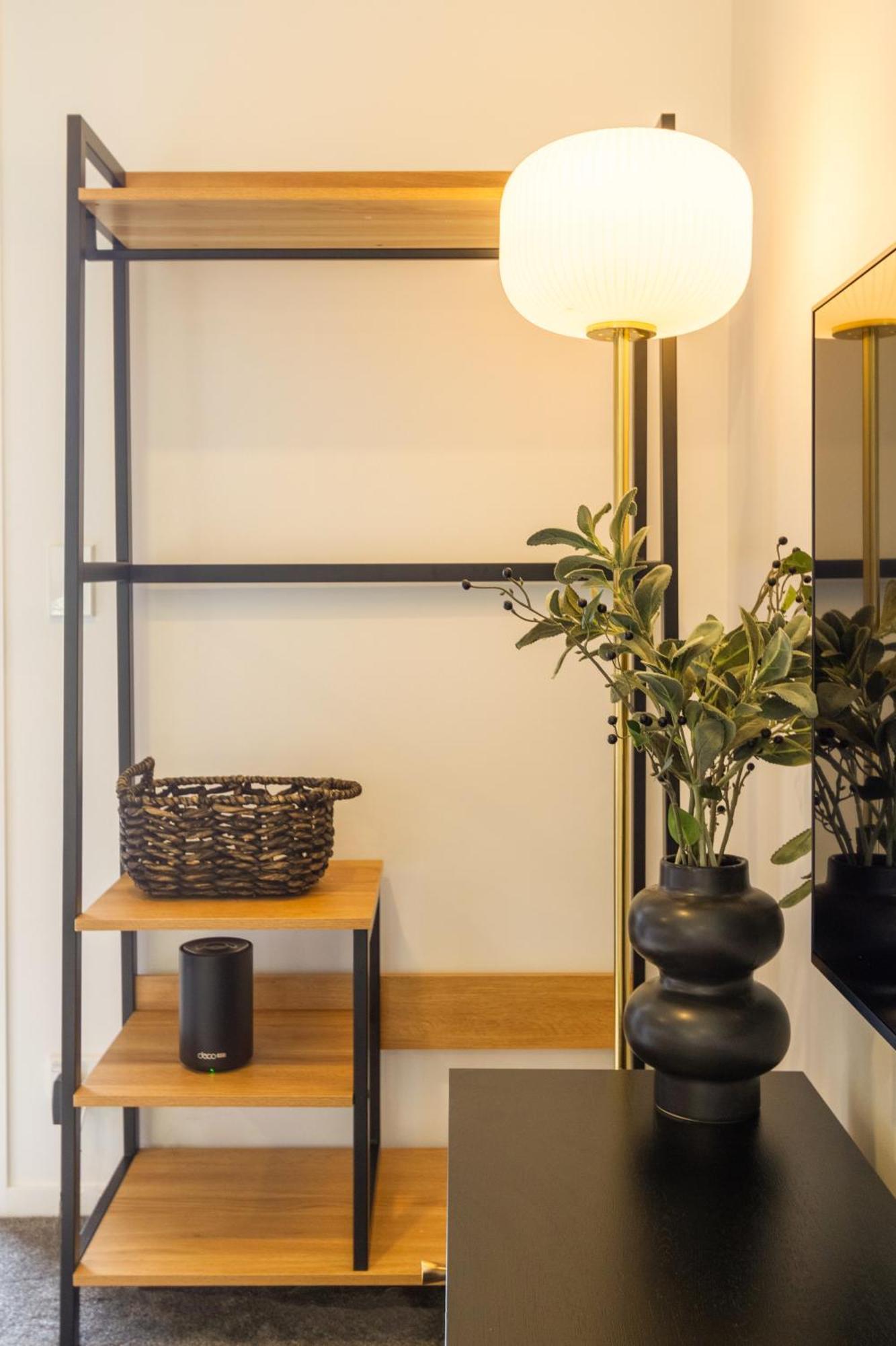 Prime Locale: Studio With Balcony Christchurch Exterior photo