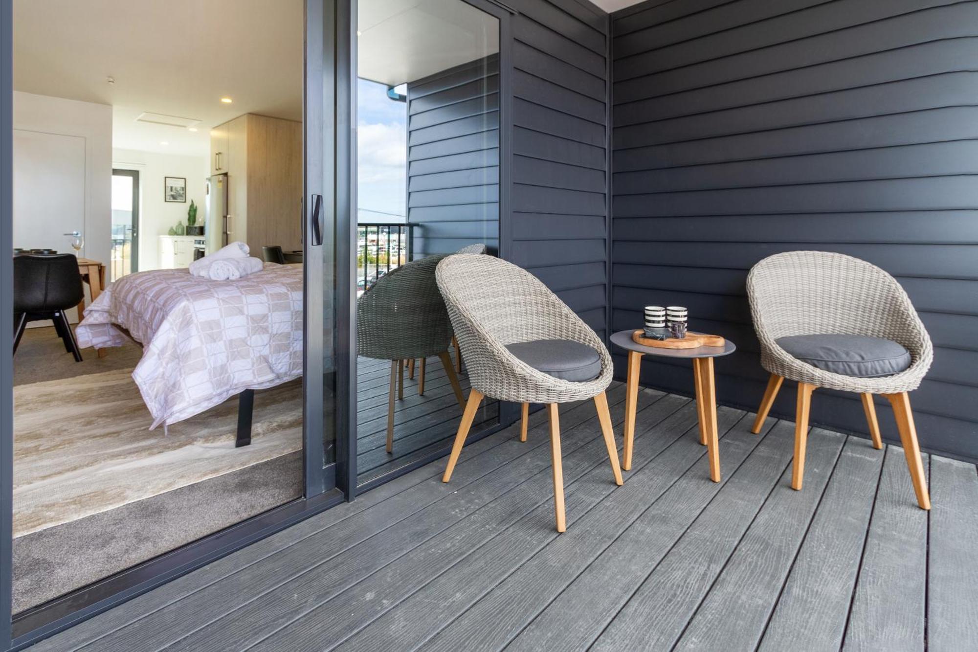 Prime Locale: Studio With Balcony Christchurch Exterior photo